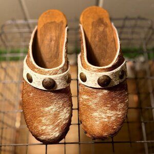 Custom Real Cow Hide Clogs from Netherlands